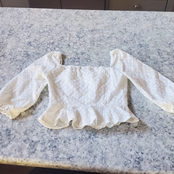 Forever 21 Button up Ruffle Top - Picture 3 of 6